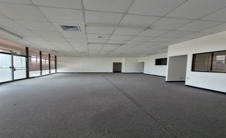 alquiler local comercial Heredia, local comercial Mall Las Flores, renta local 169 m2 Heredia, local en centro comercial Heredia, alquiler local comercial Costa Rica, espacio comercial en mall, local amplio en Heredia, oportunidad inversión comercial, renta escalonada local comercial, local comercial con parqueo