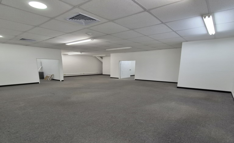 alquiler local comercial Heredia, local comercial Mall Las Flores, renta local 169 m2 Heredia, local en centro comercial Heredia, alquiler local comercial Costa Rica, espacio comercial en mall, local amplio en Heredia, oportunidad inversión comercial, renta escalonada local comercial, local comercial con parqueo