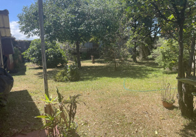 Tamaño: 873 m²

Ubicación: a 200 metros del Palacio de los Deportes en Heredia

Frente: 24,19 metros

Uso: Mixto comercial-residencial

Ideal para desarrollos comerciales o viviendas